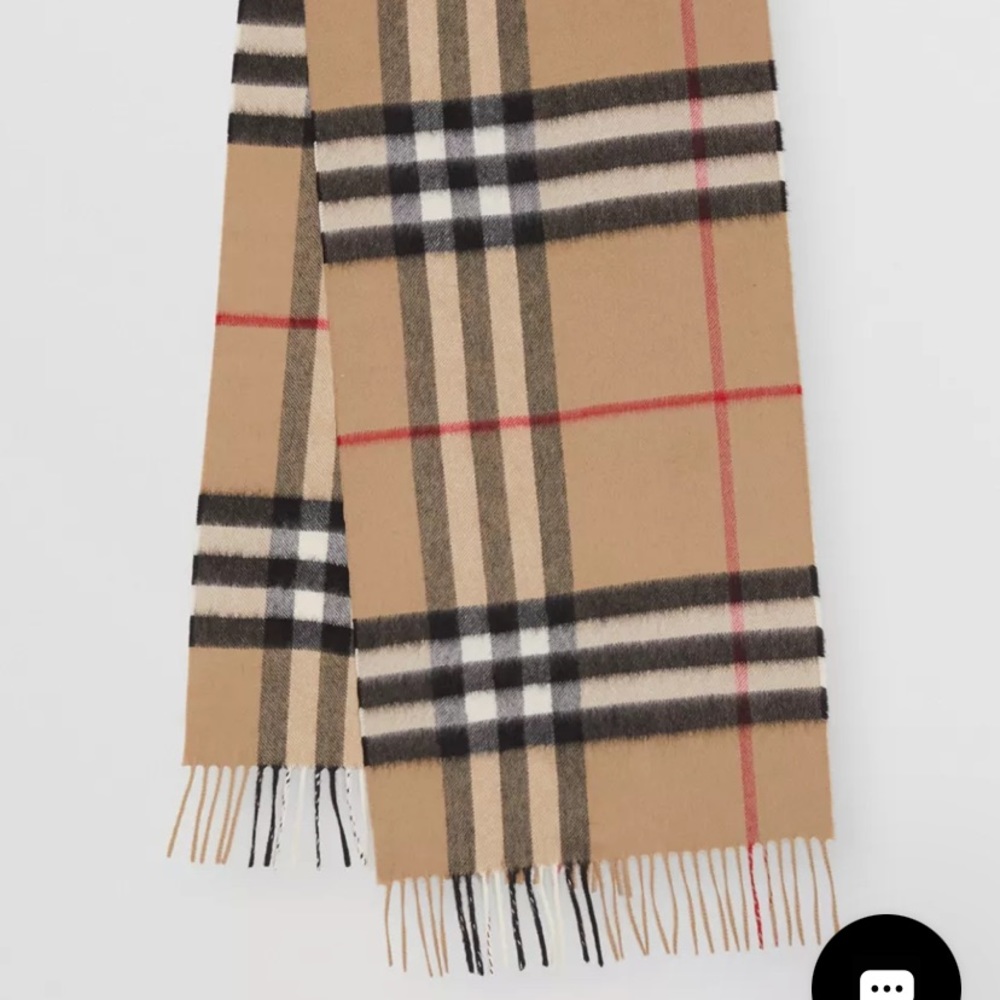 Burberry (The Classic Check Cashmere scarf)